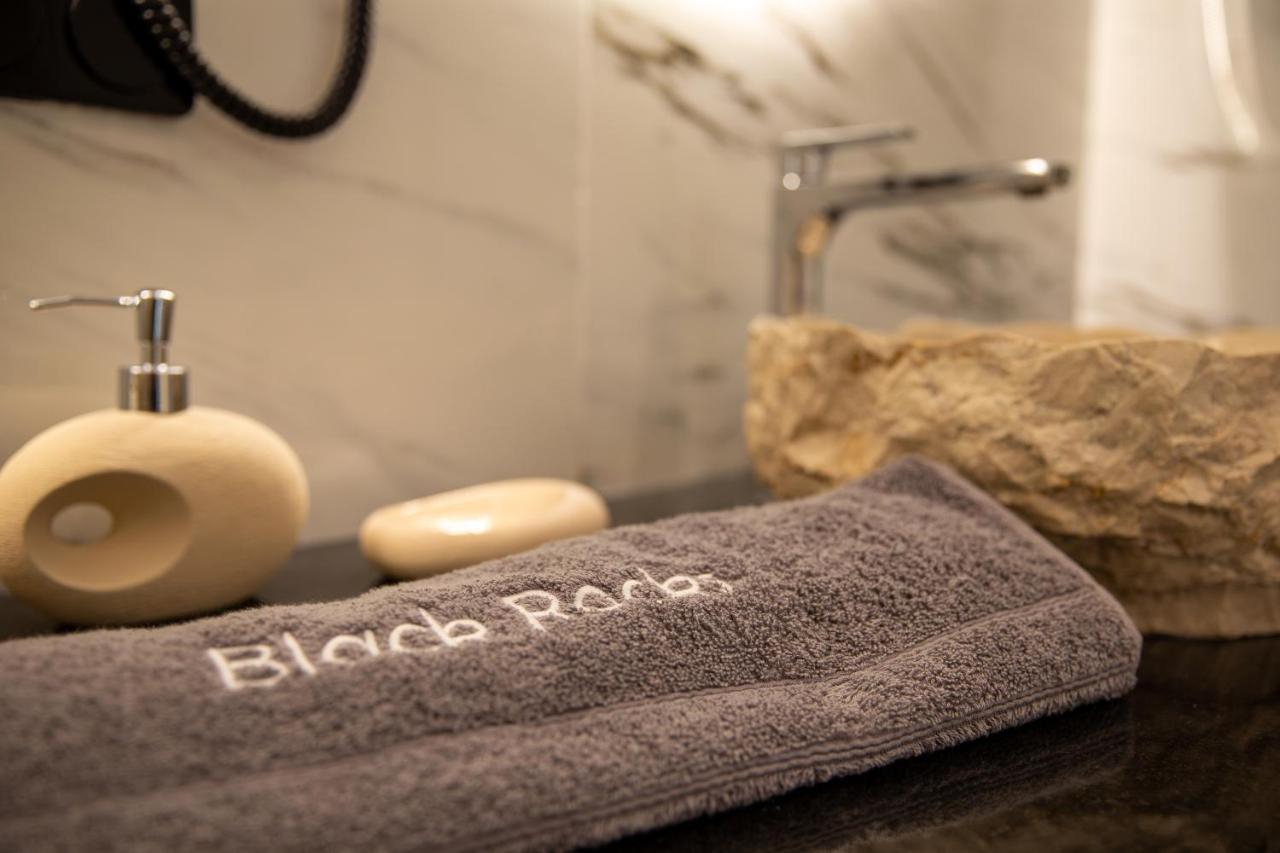 Black Rocks Family, Luxury Seafront Beach Maisonette 阿齐欧斯·贡多斯 外观 照片