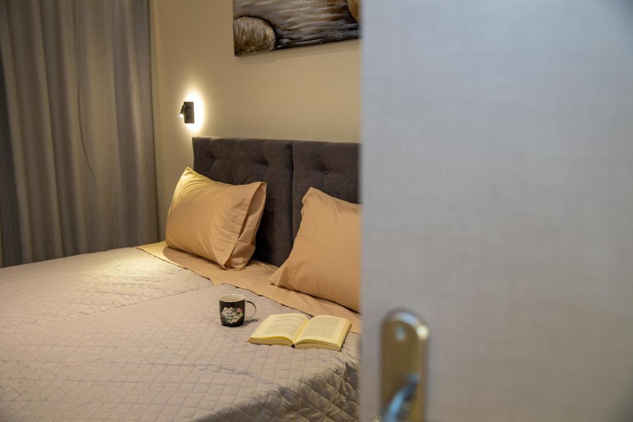 Black Rocks Family, Luxury Seafront Beach Maisonette 阿齐欧斯·贡多斯 外观 照片