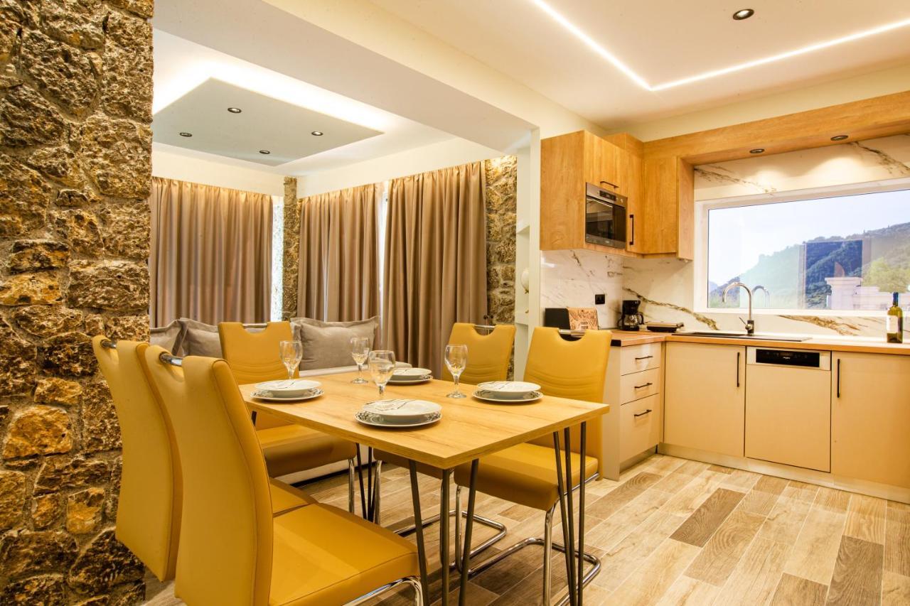 Black Rocks Family, Luxury Seafront Beach Maisonette 阿齐欧斯·贡多斯 外观 照片
