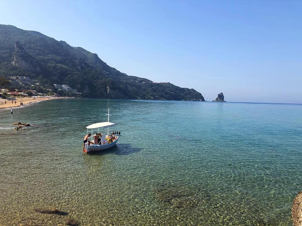 Black Rocks Family, Luxury Seafront Beach Maisonette 阿齐欧斯·贡多斯 外观 照片