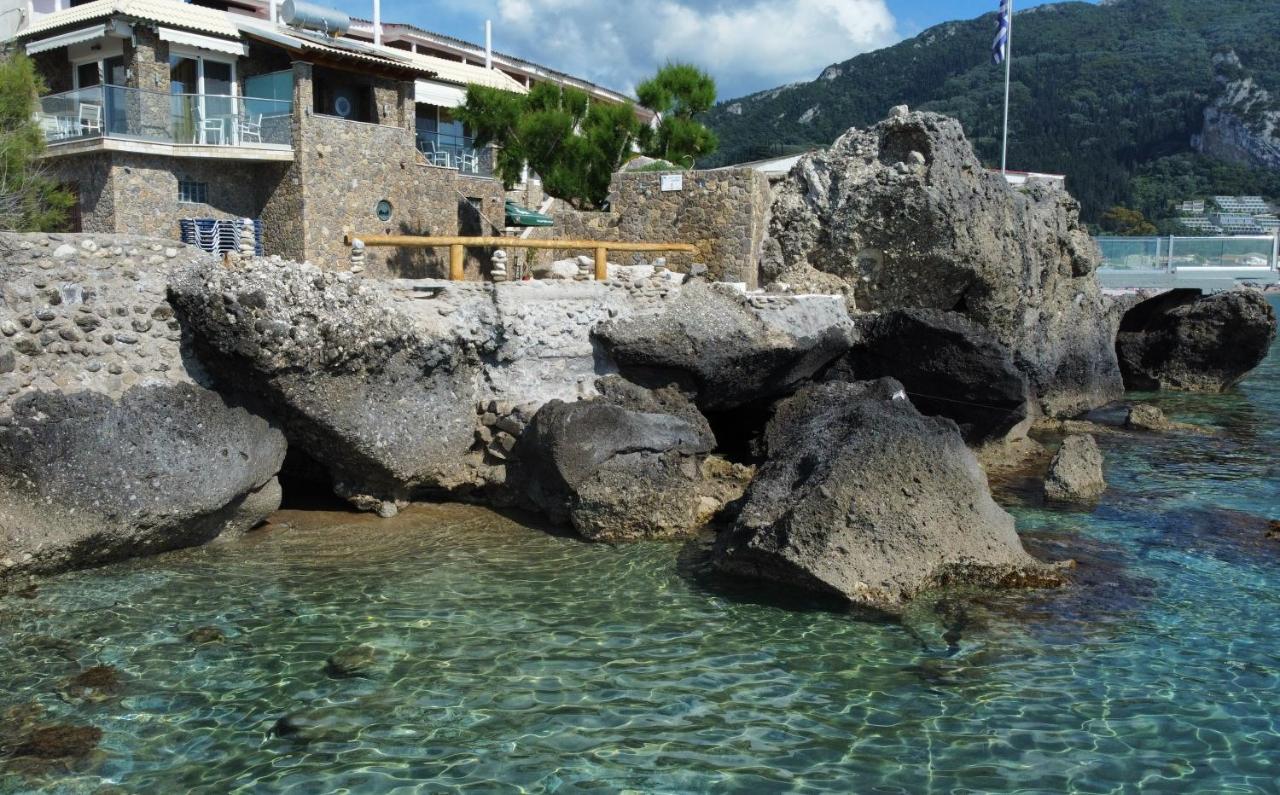 Black Rocks Family, Luxury Seafront Beach Maisonette 阿齐欧斯·贡多斯 外观 照片